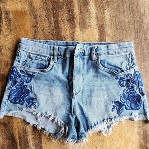 BlankNYC denim shorts floral detail